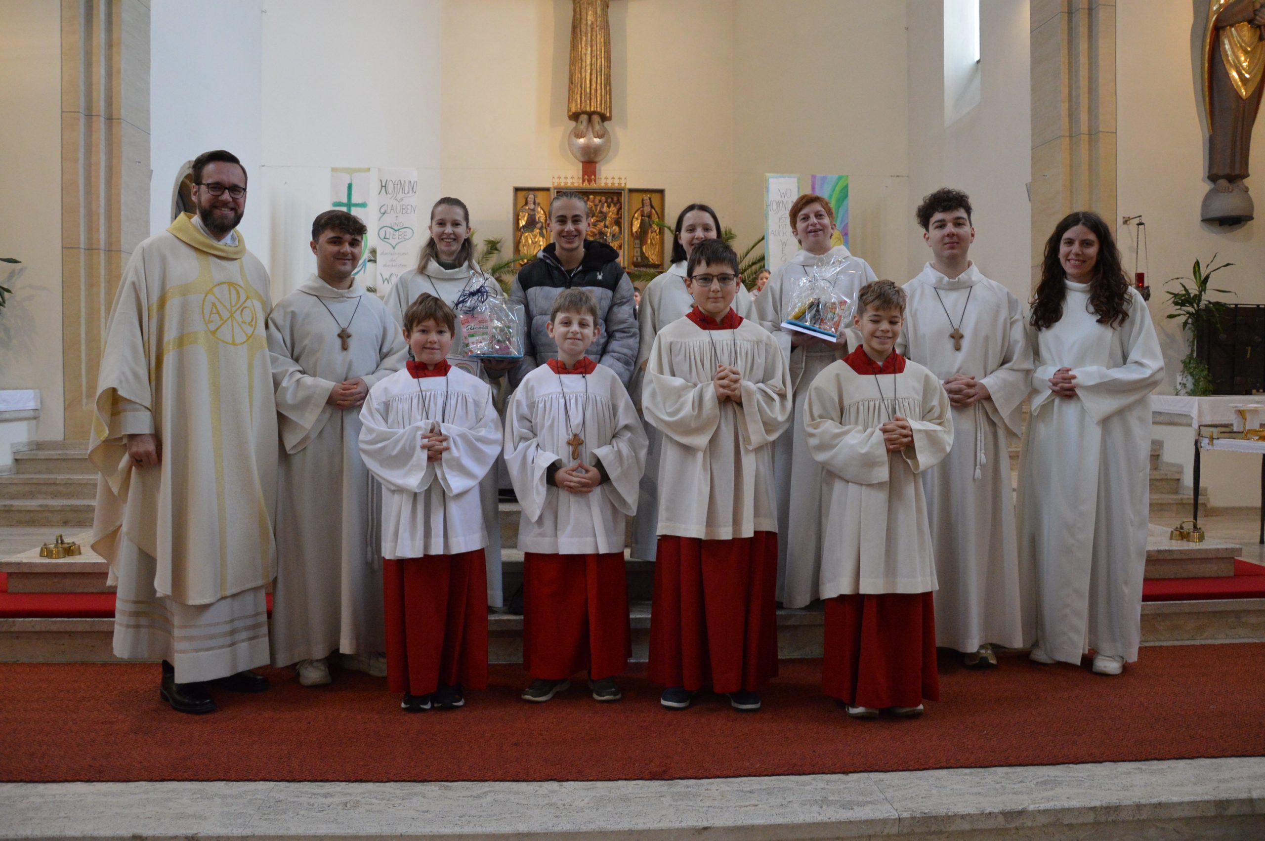 Vier neue Ministranten in Herz Jesu Teublitz aufgenommen